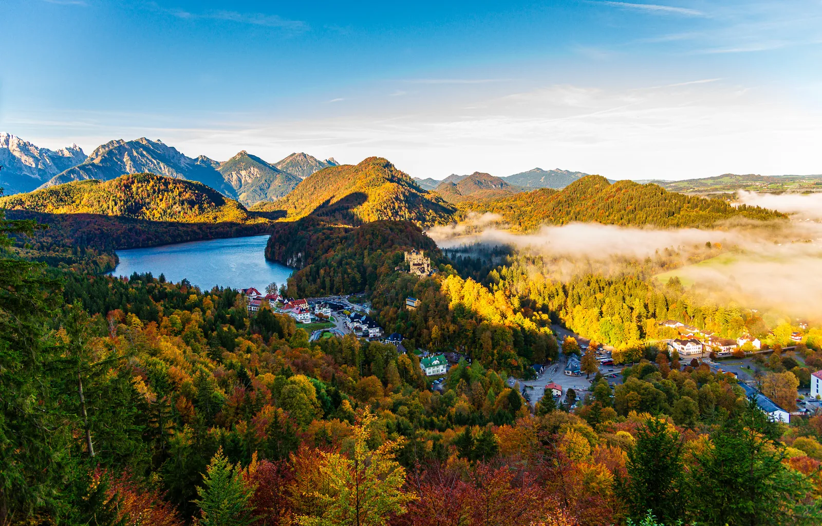 Hohenschwangau village from above.Dc DQjon