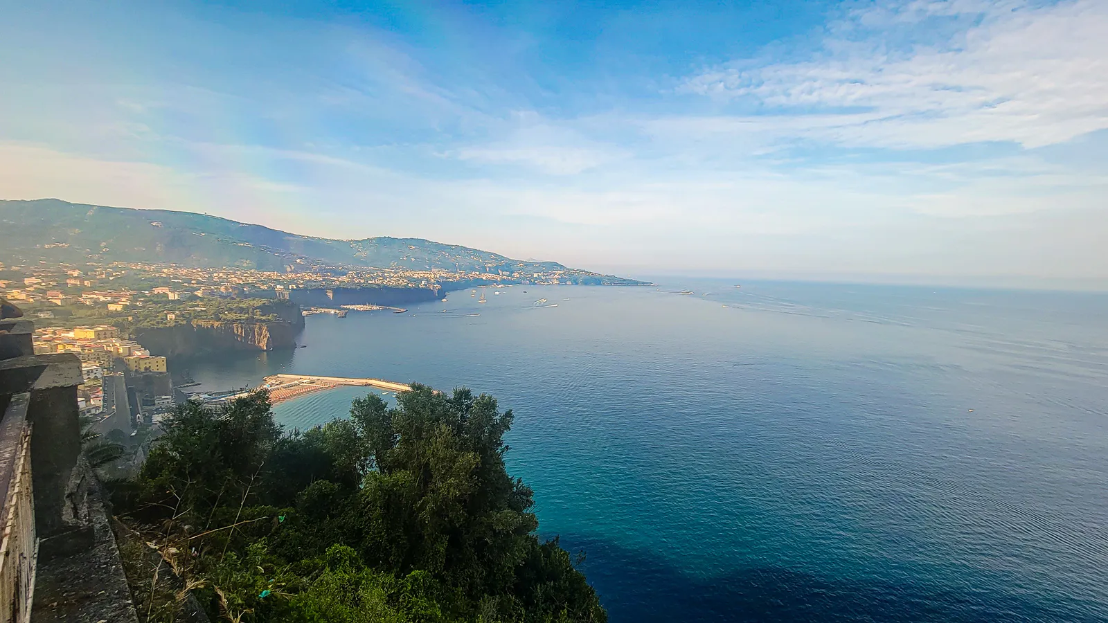 Amalfi drive view coast.Dm361JYt