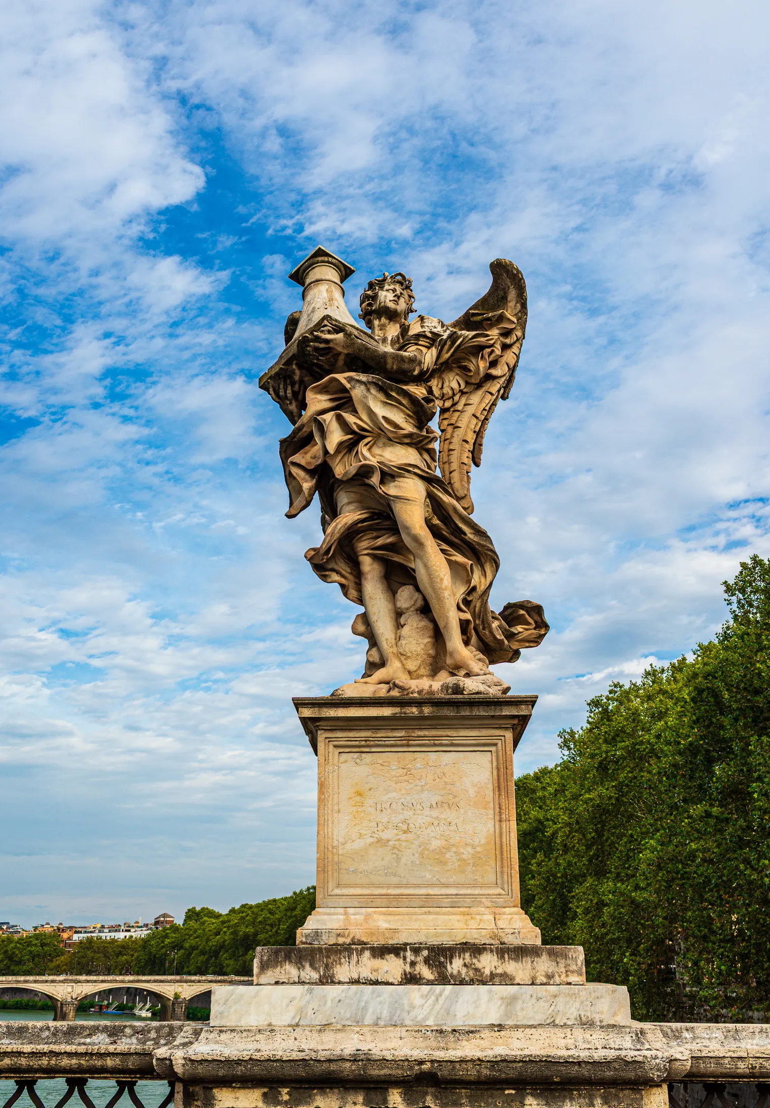 Angel statue carrying the column on Ponte Sant Angelo