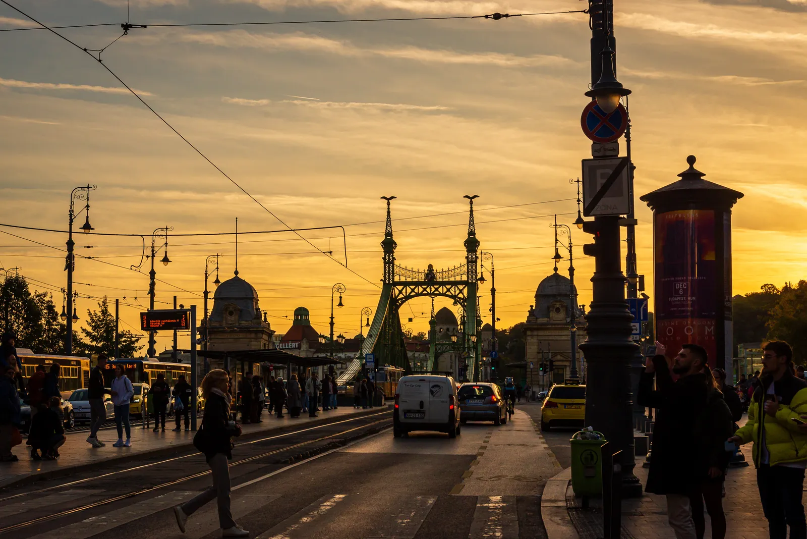 Budapest sunset city vibes 1.BwDUm3op