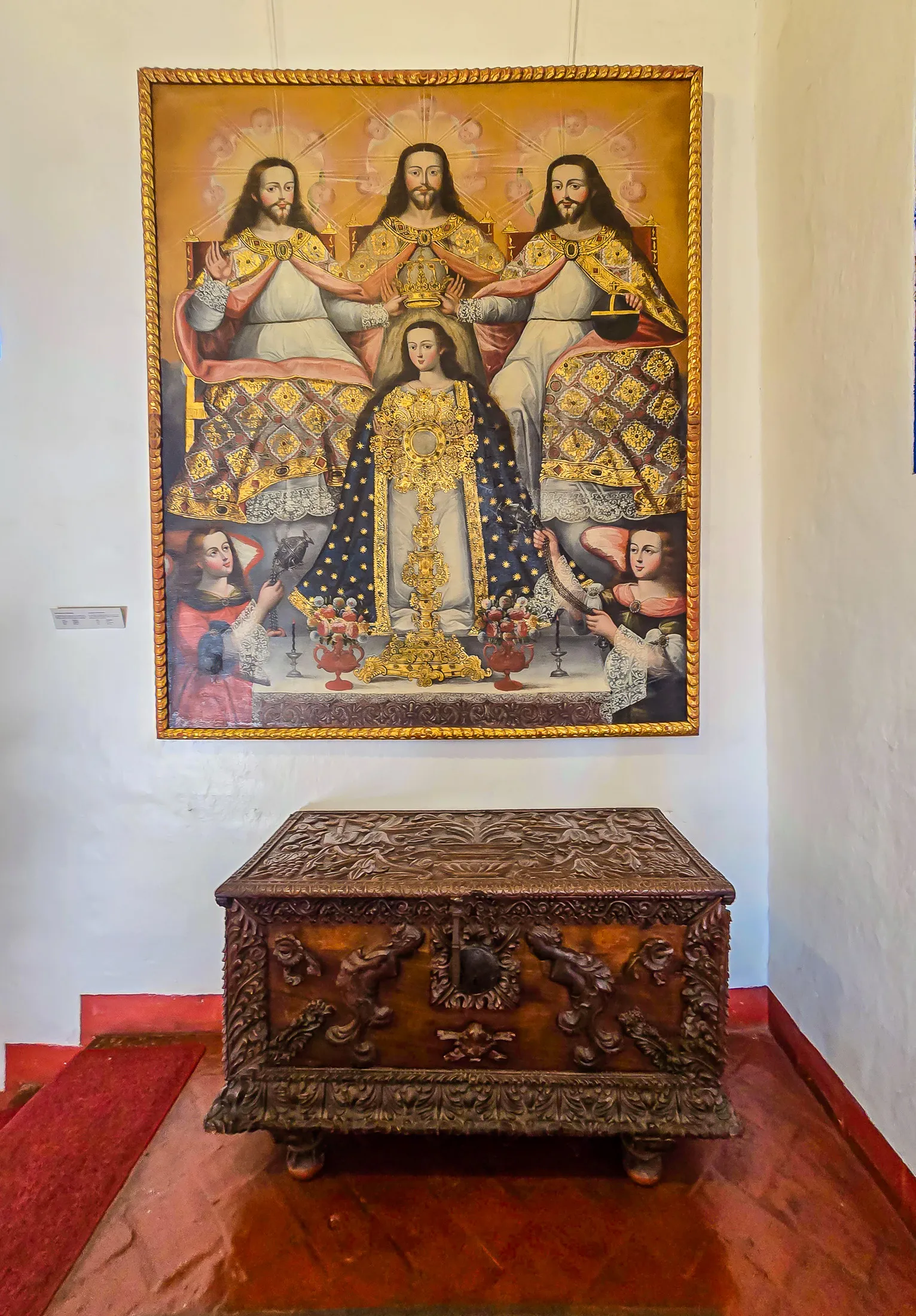 Coronation virgin painting wooden chest.BMTeq8I4