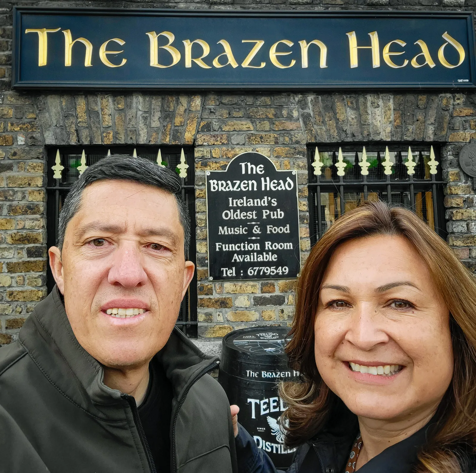 Couple brazen head.C1D9I3xX