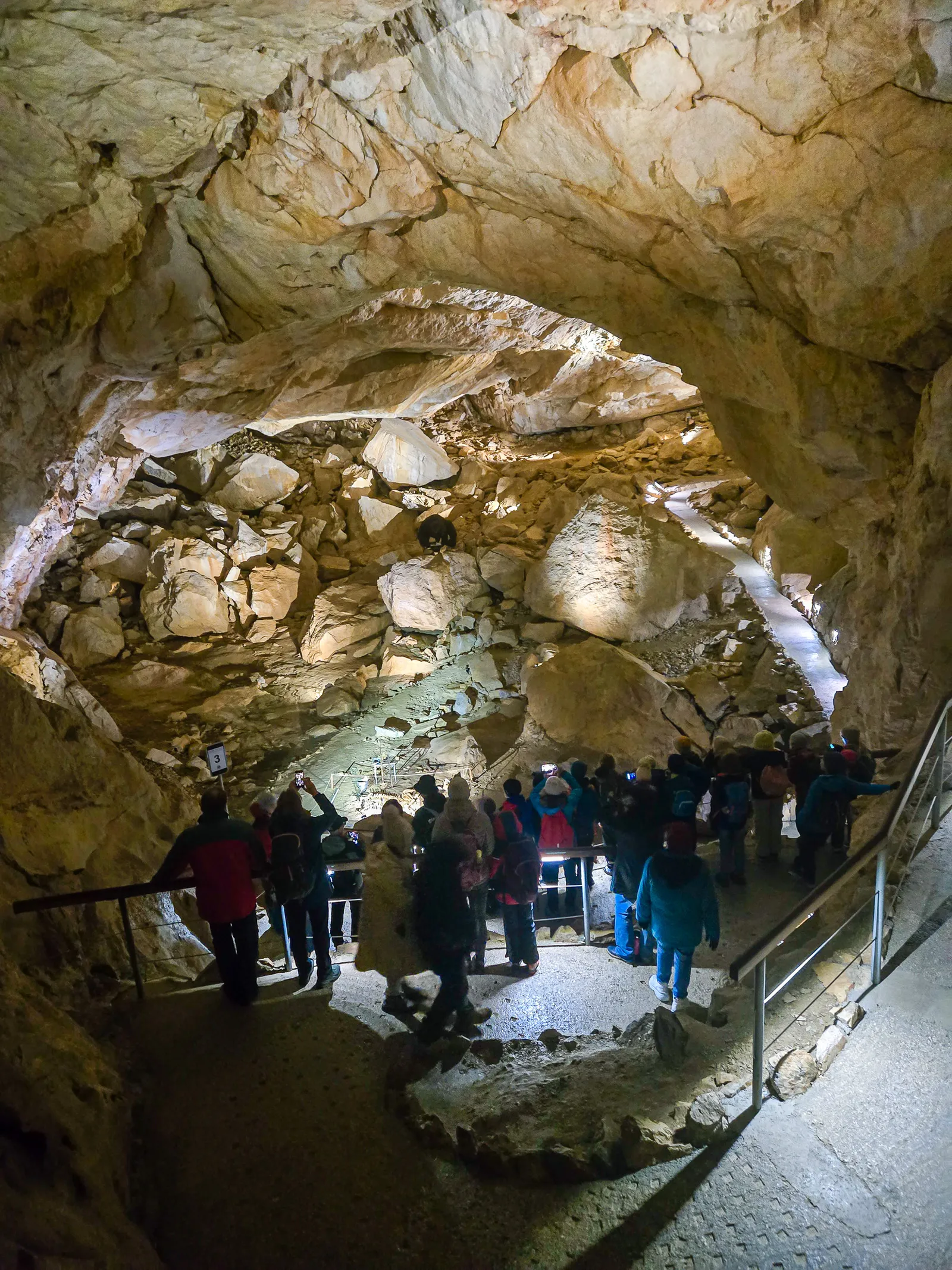Dachstein cave world 2.Csv3xSKp