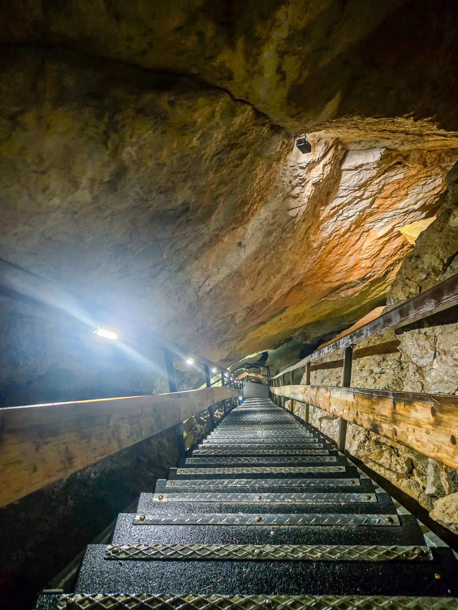 Dachstein cave world 3.BtRWjWVH