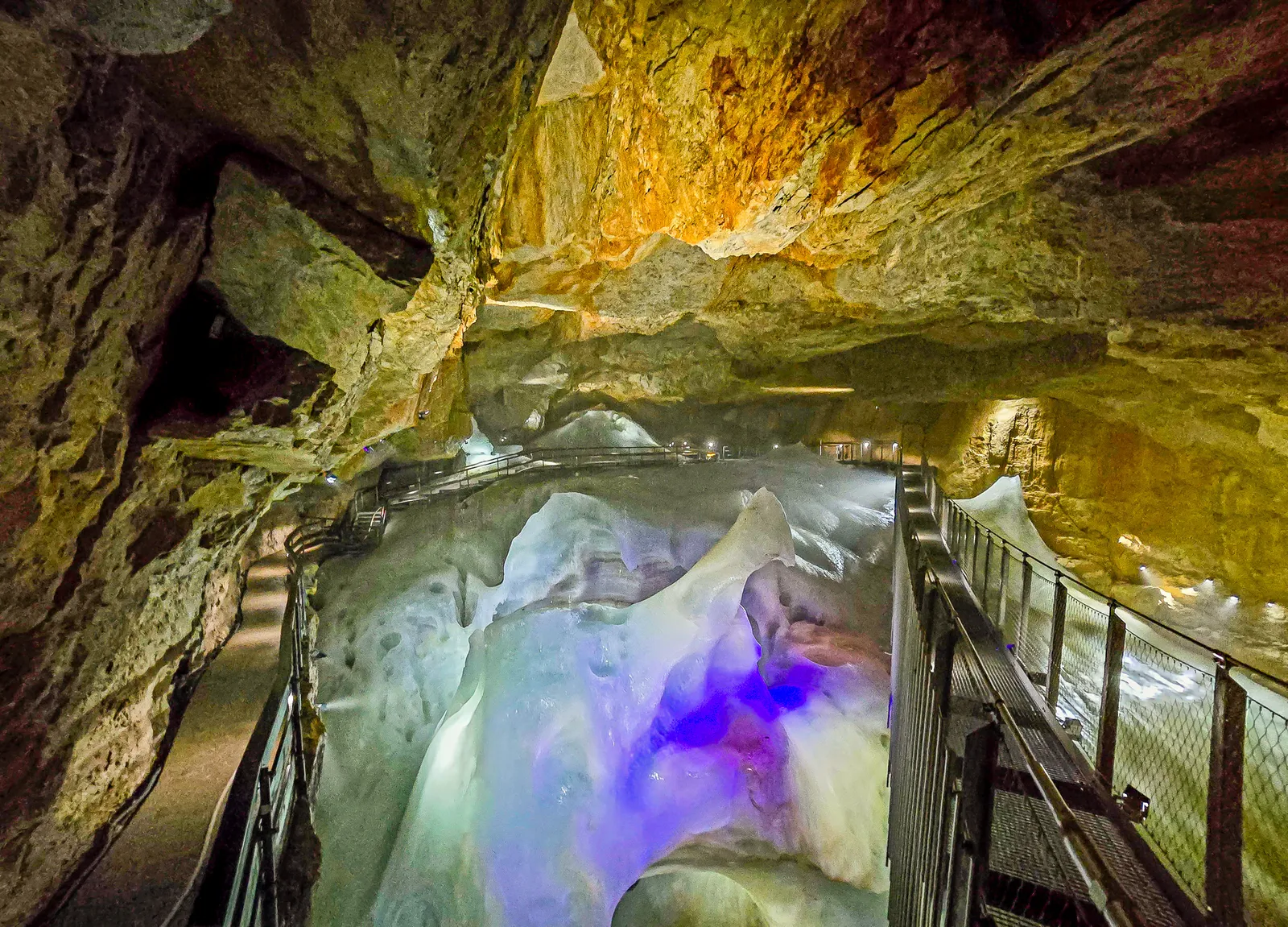 Dachstein cave world 6.CxcuvW3m