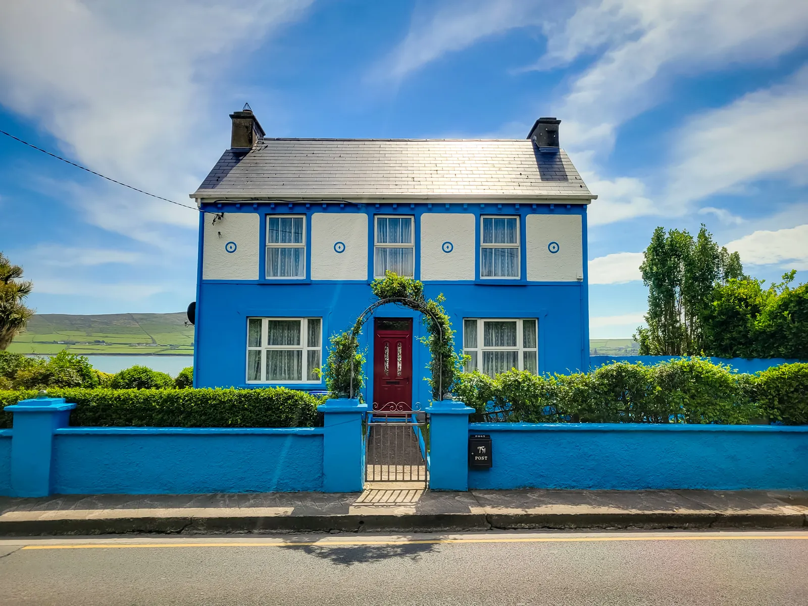 Dingle town exploring 2.DAwZLCq1