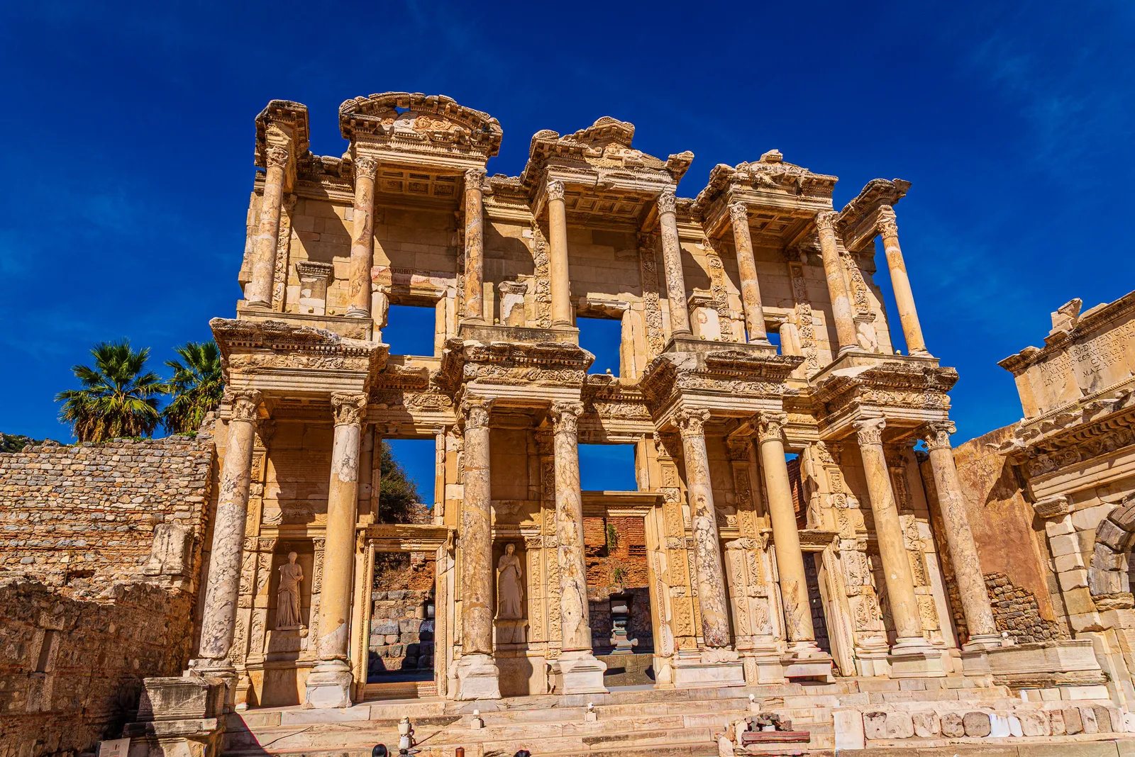 Ephesus 12.v4Dg3ihb