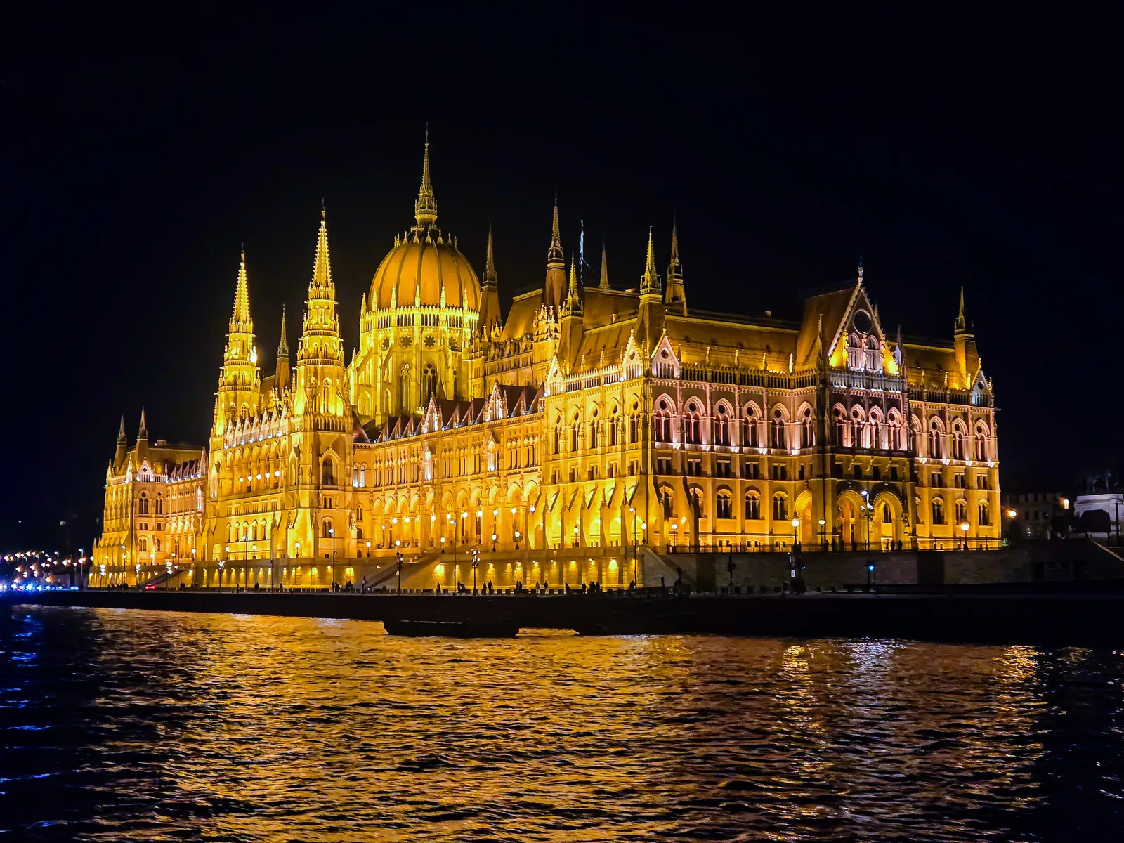 Hungarian parliament building budapest.mndhAFC 