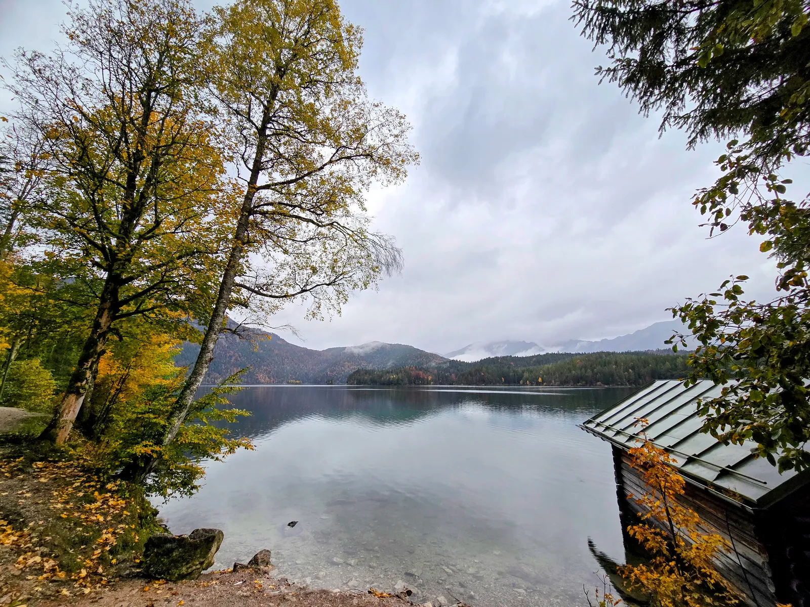 Lake eibsee boat dock.DxWZr Xd