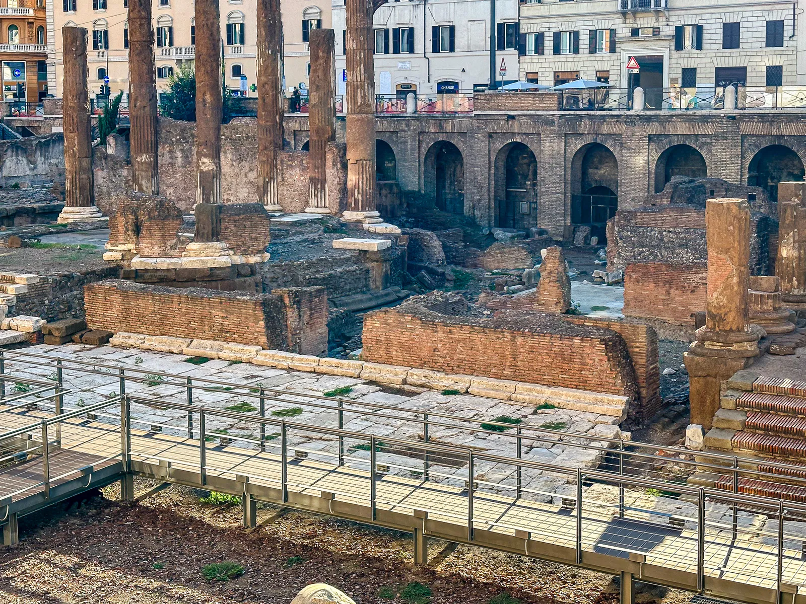Largo di torre argentina 4.D1hywiqI