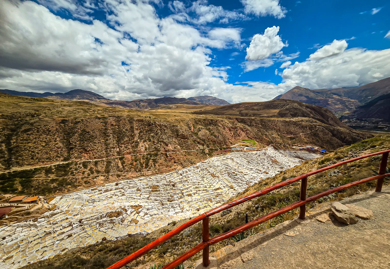 Maras salt mine valley wide.DgjouxfP