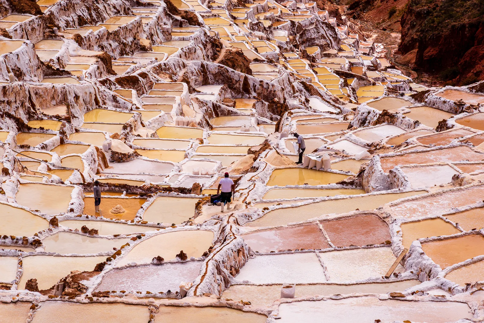 Maras salt mines closeup.BsX 072y