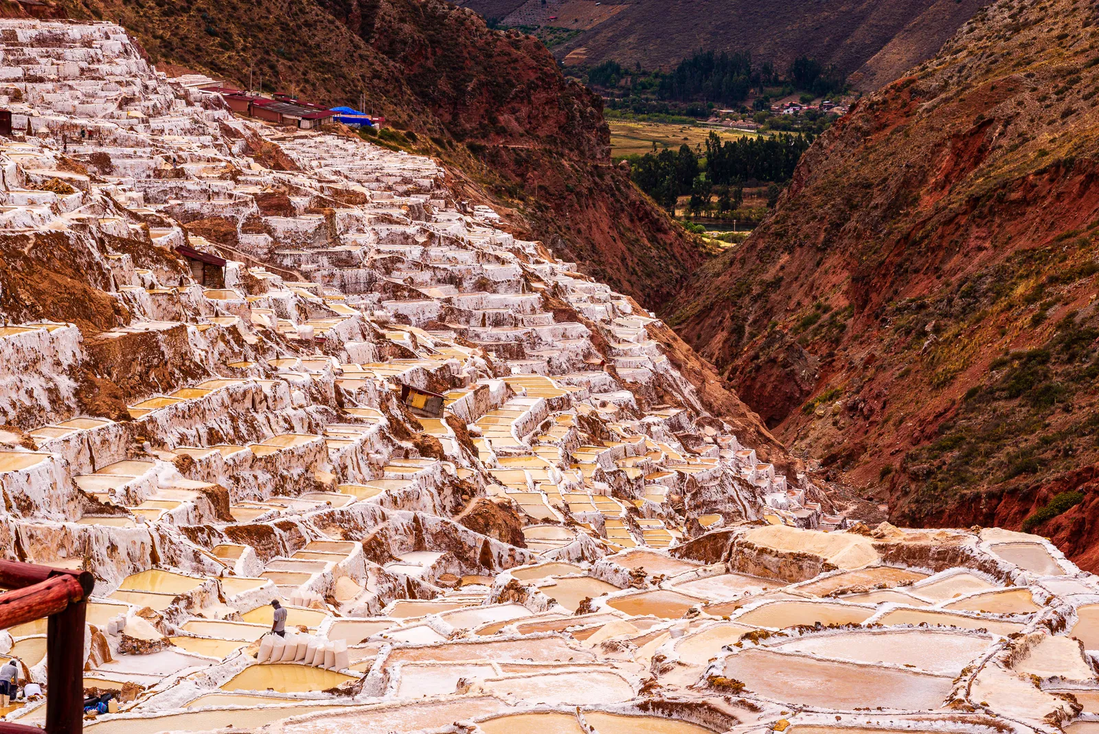 Maras salt valley background.ZB mF2iD
