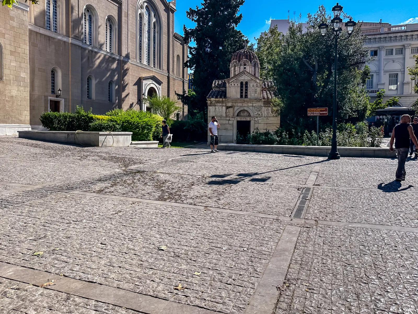 Mitropoleos square.CBzv9tWG