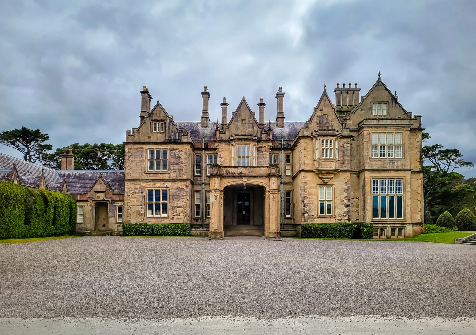 Muckross house.kyQKRDxf