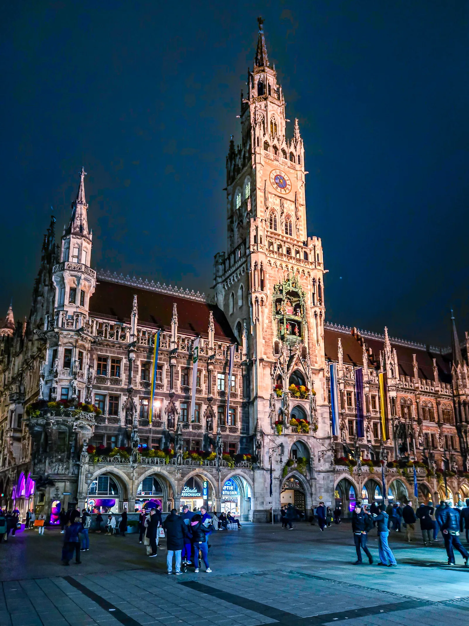 Munich altstadt marienplatz.O3X9C 1l