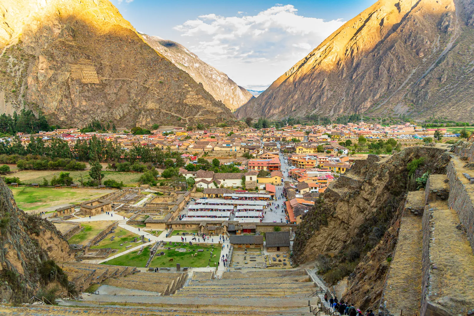 Ollantaytambo archaeological site sacred valley 2.DOcIhVq 