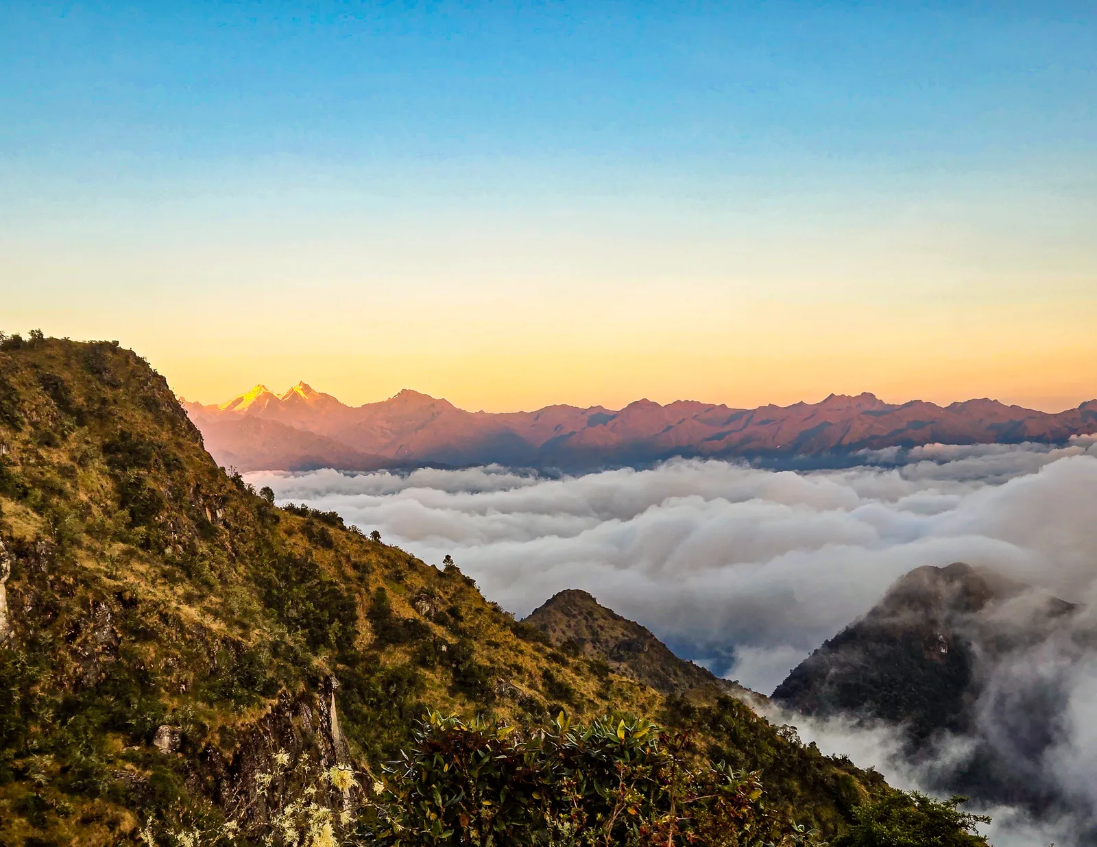 Phuyupatamarka campsite morning1.DDMKUnBN