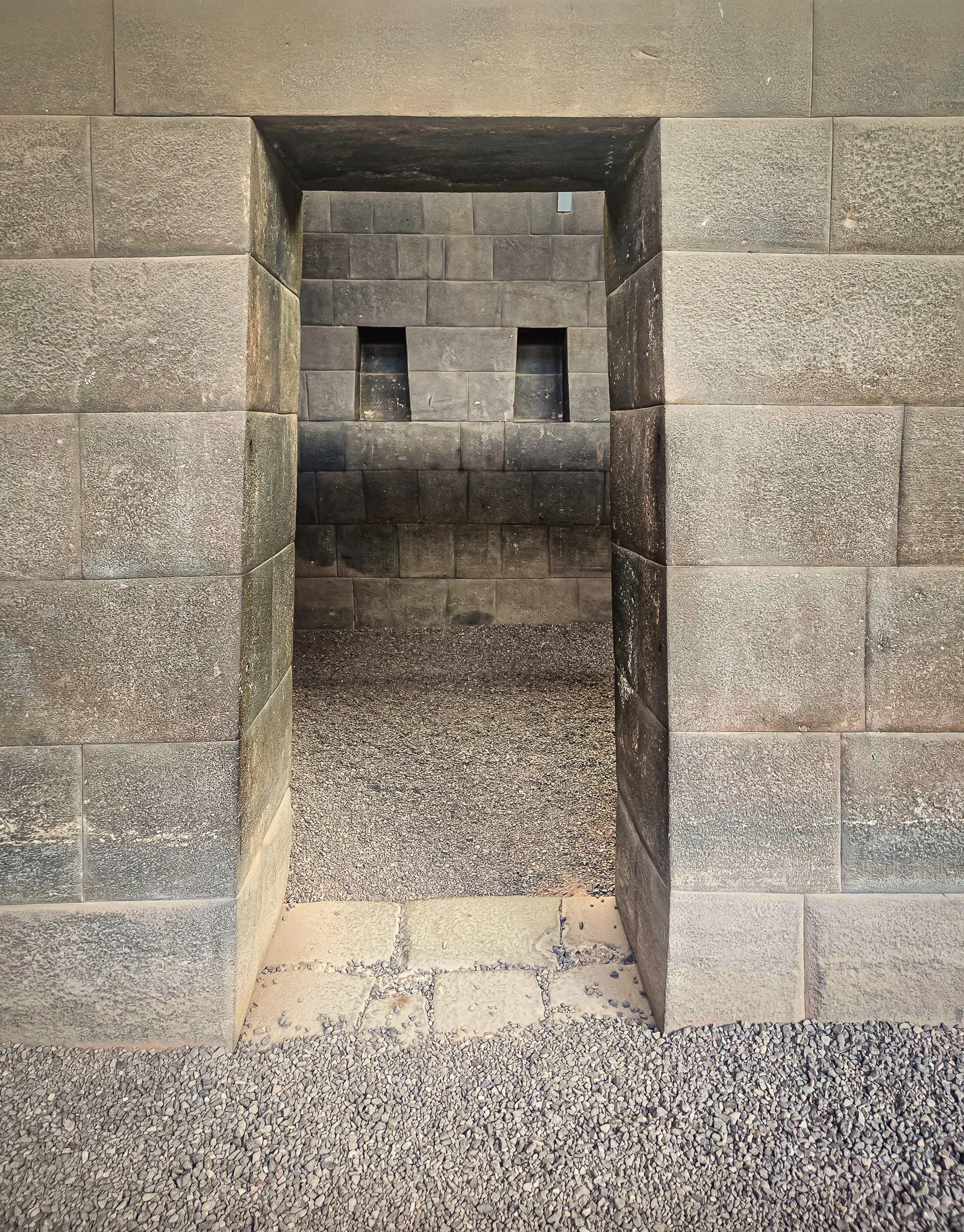 Qorikancha door way niches.DRNSpec7