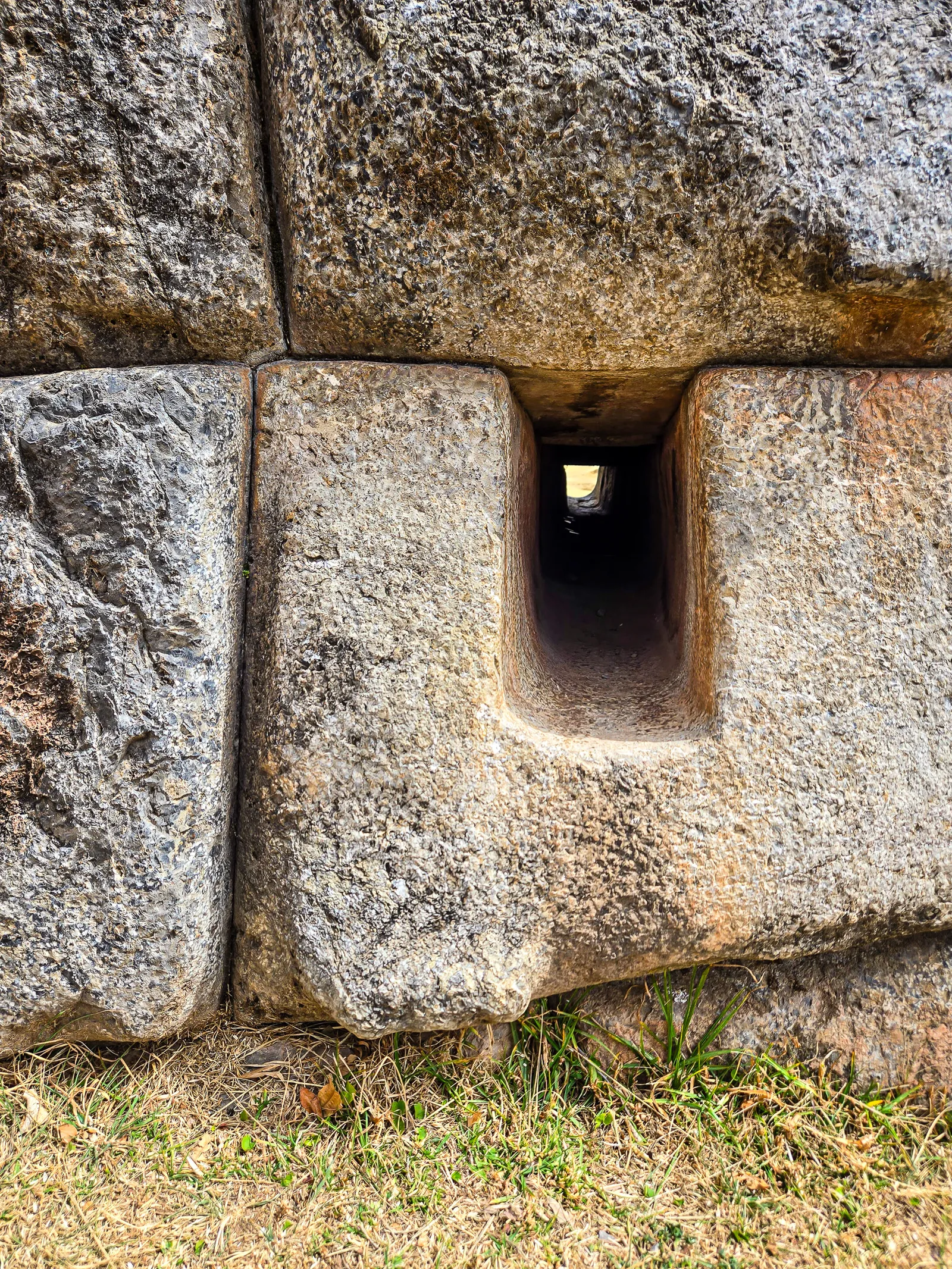 Sacsayhuaman stone walls 1.CQODEkU2