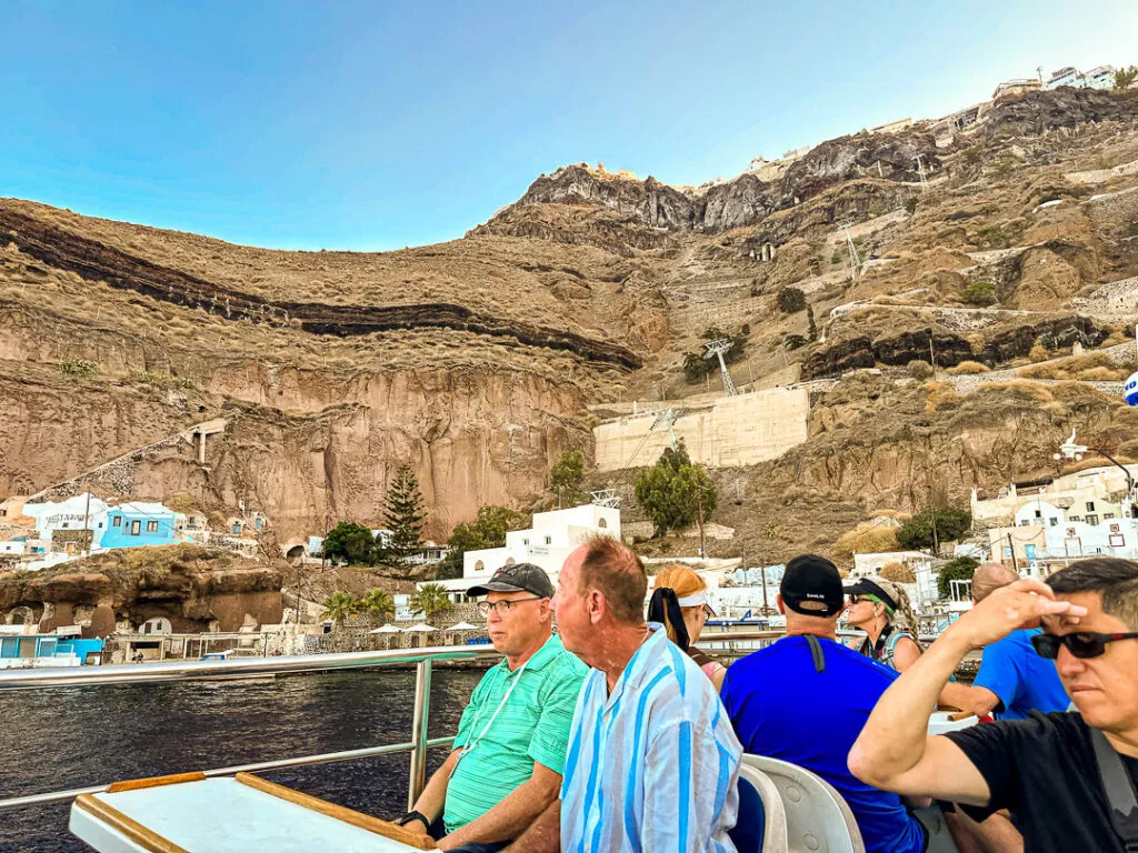 Santorini tendering1.D6kqozuU