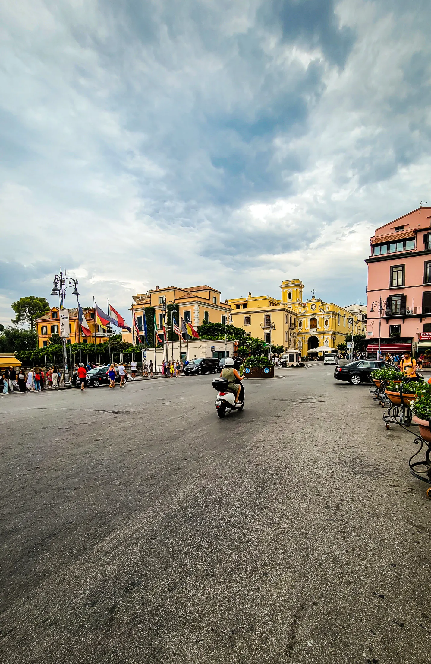 Sorrento life tour 8.DNIuXzjc