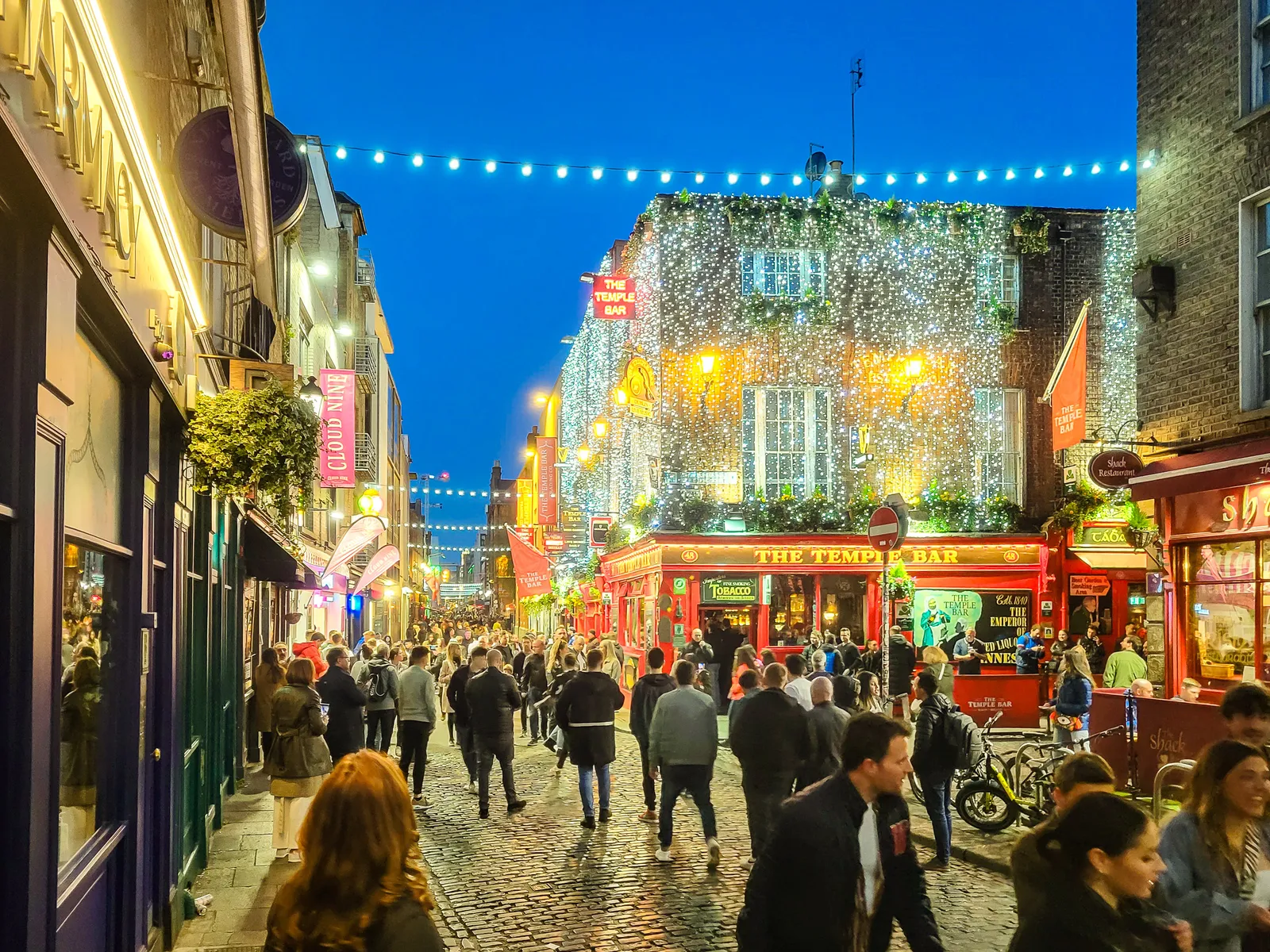 Temple bar night.CiUwwK4 
