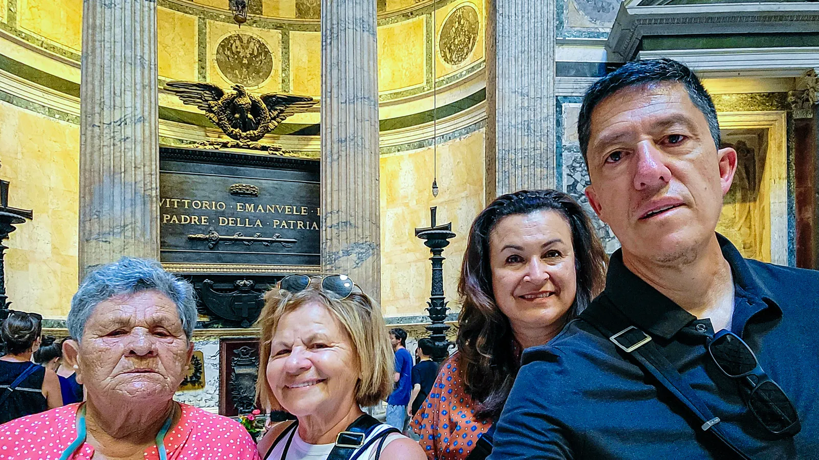 Group photo inside the Pantheon