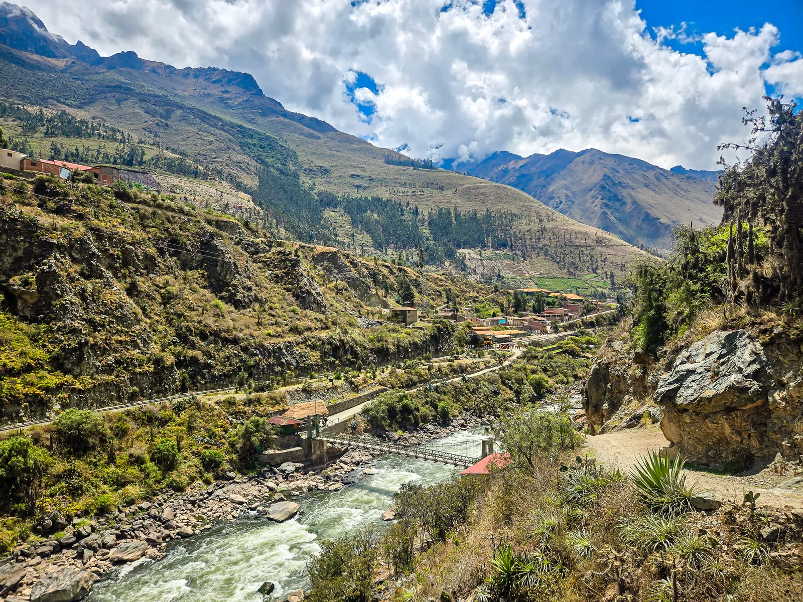 Urubamba river looking back entrance.DgTSxc2L