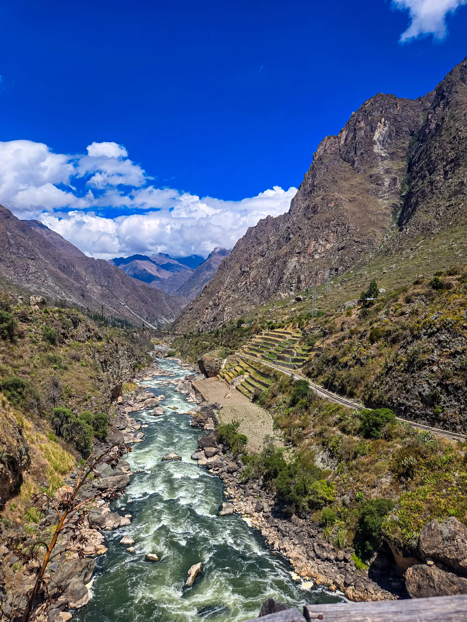 Urubamba river start trail.DHVepv92
