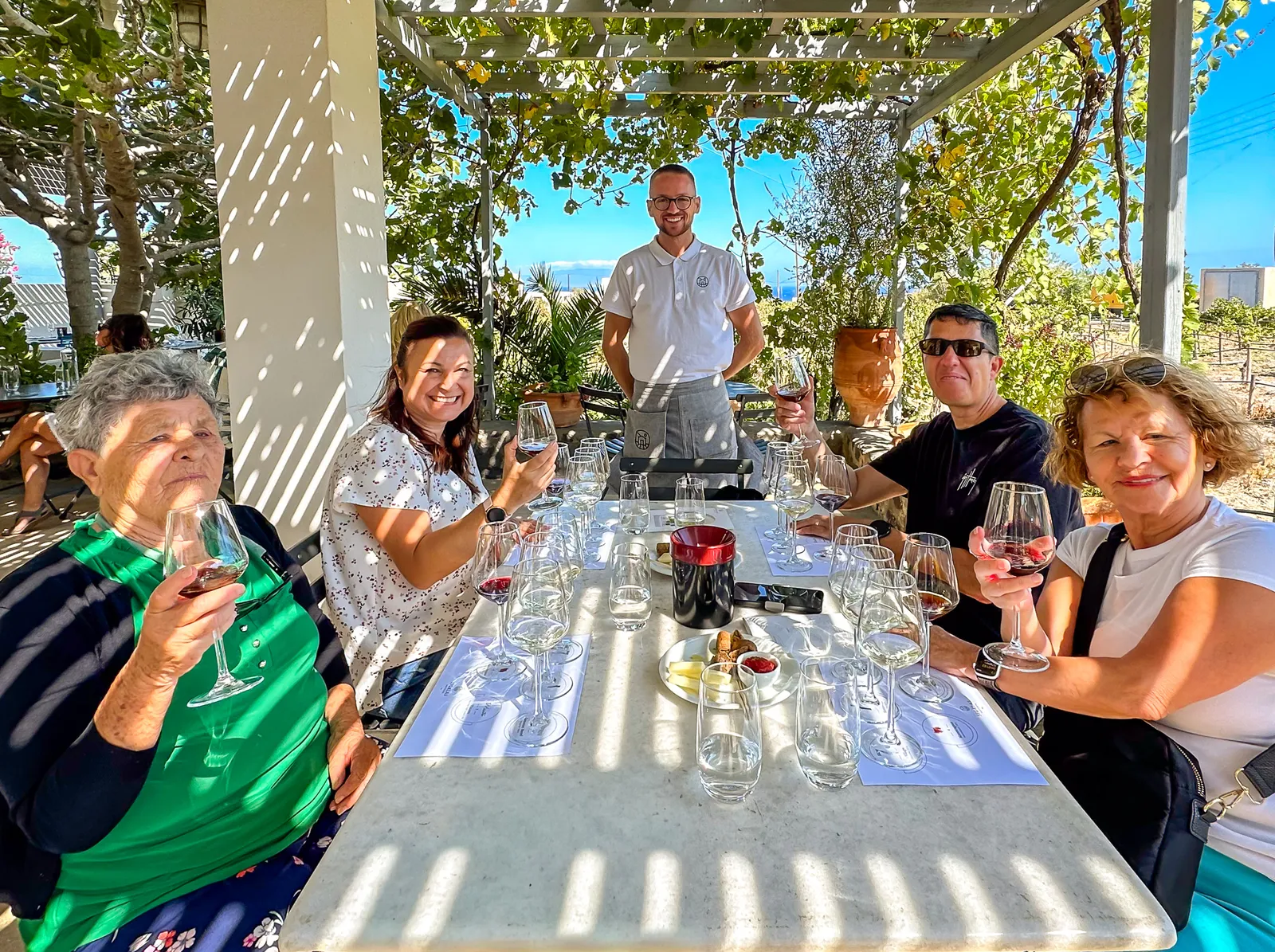 Wine tasting.osLZYEhp